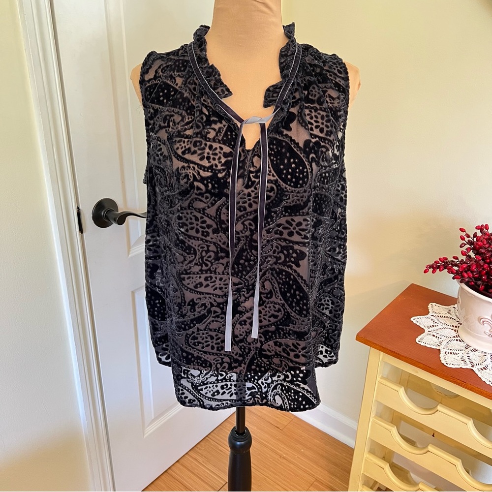 Violet & Claire navy burnout velvet sleeveless top with nec…
